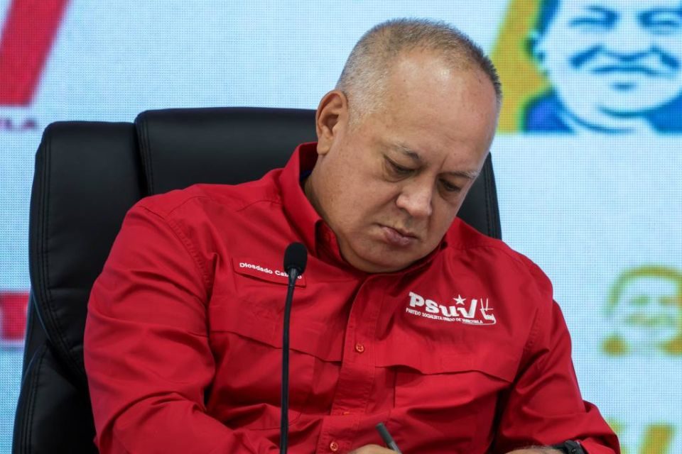 en el país no hay ninguna transición