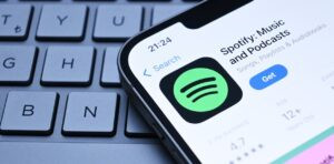 la descarga del catálogo de Spotify abrió a un nuevo debate por quién controla la música del mundo