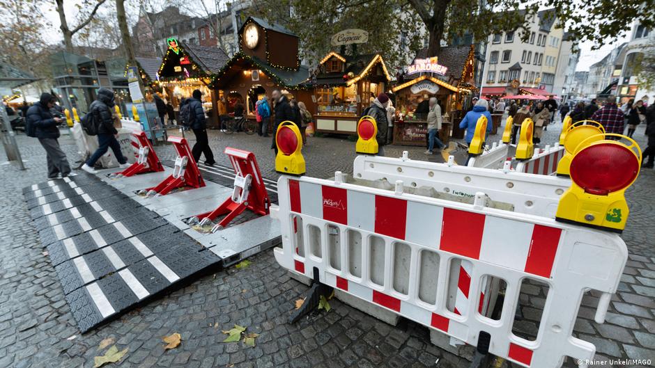 mercados navideños invierten más en seguridad – DW – 03/12/2025