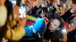 última hora de la rueda de prensa tras llegar a Oslo por el Premio Nobel de la Paz | elperiodico.com