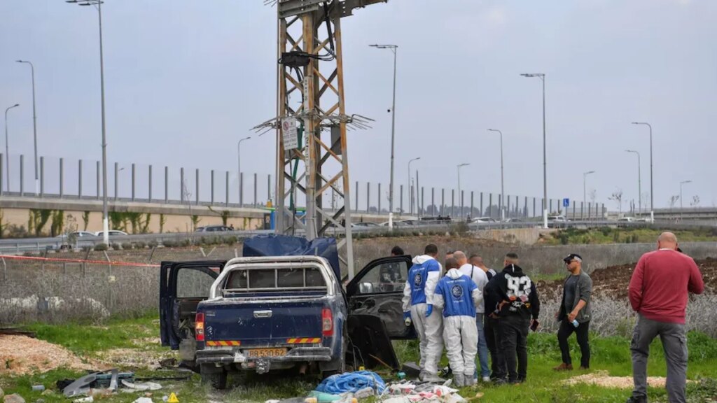 un ataque palestino con auto y cuchillo dejó dos muertos