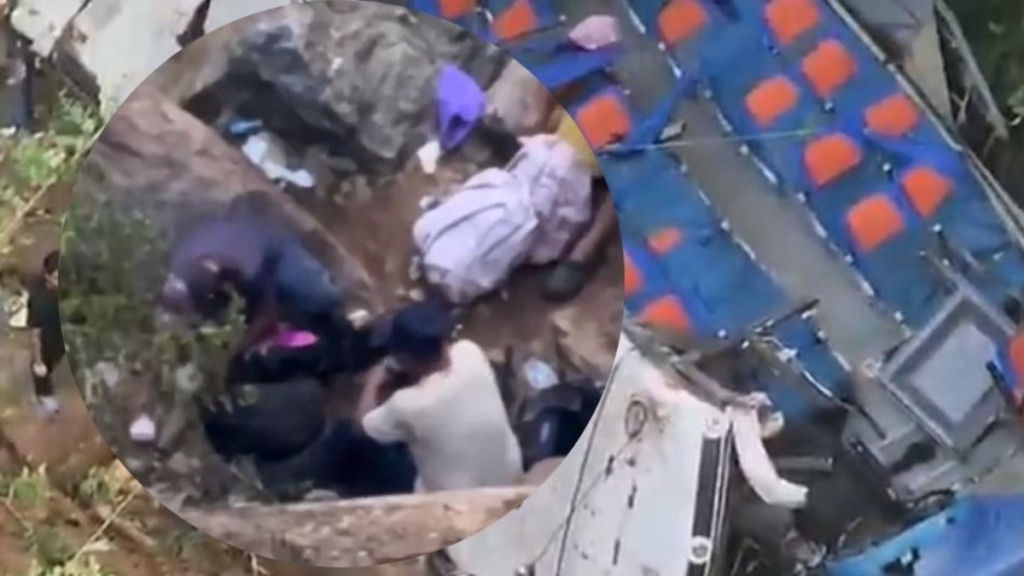 video muestra a cuatro personas llevándose pertenencias de la zona del trágico suceso