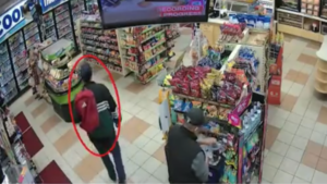 ¿Nueva pista? Cámara de seguridad grabó a Nick Reiner haciendo compras luego del asesinato de sus padres Rob y Michele