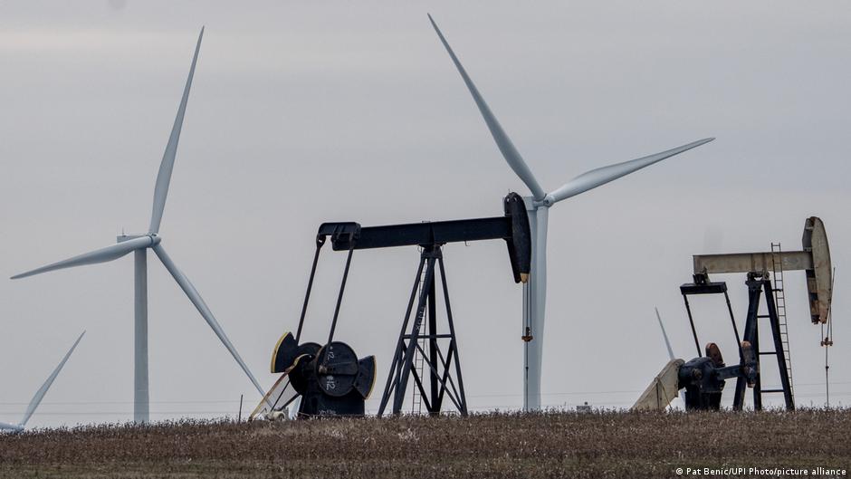 ¿Quién controla el futuro del petróleo? – DW – 05/12/2025