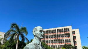 ¿Quién es Rafael Castillo Pacheco, el rector recién designado en la Uniatlántico que está bajo la lupa por sus antecedentes disciplinarios?