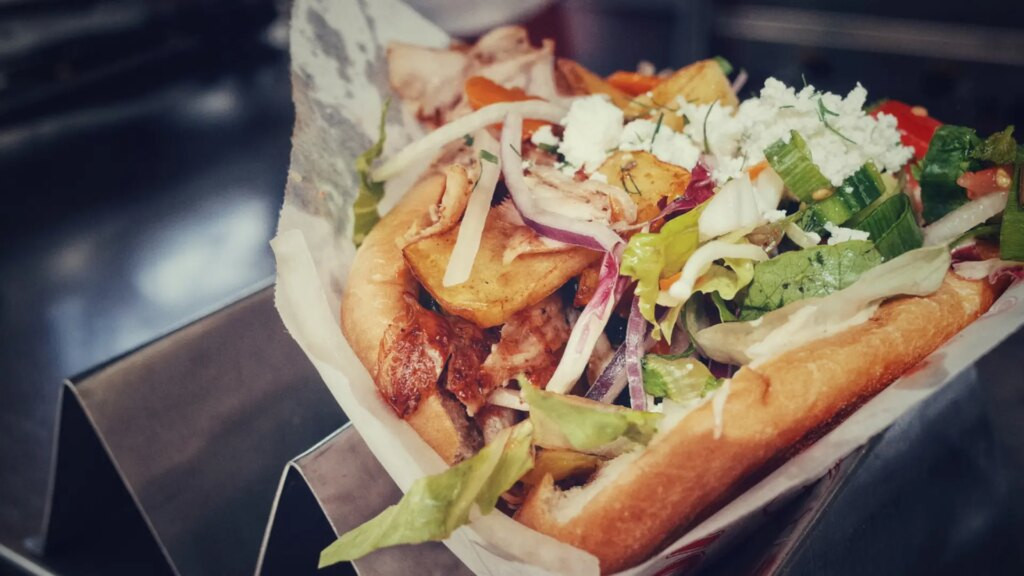 Orijin, el nuevo local de Omar Montes que busca homenajear el origen del kebab