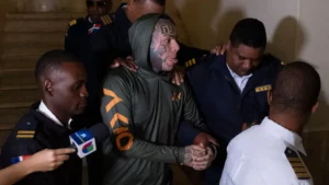 El rapero 6ix9ine celebra compartir prisión con Maduro y Luigi Mangione