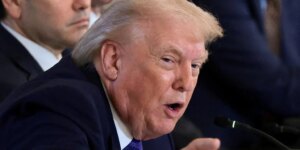 Trump pide «un nuevo gobierno» para Irán y señala a Jamenei por ser un «enfermo» que mata a su pueblo