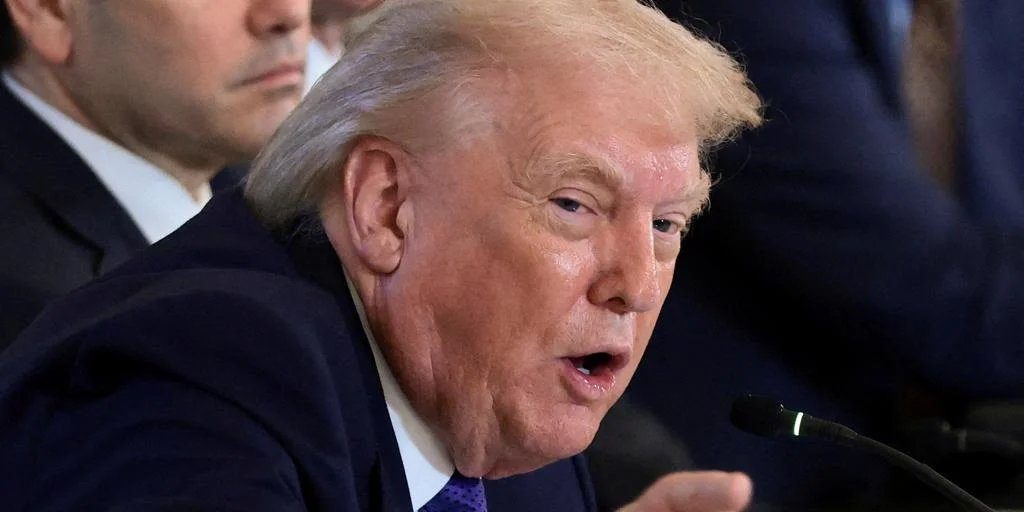 Trump pide «un nuevo gobierno» para Irán y señala a Jamenei por ser un «enfermo» que mata a su pueblo