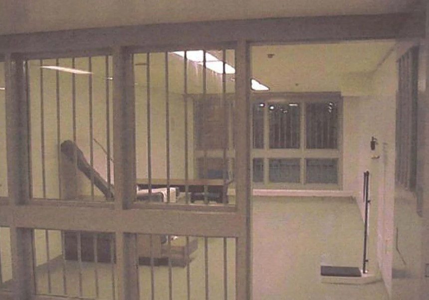 ABC de España | La cárcel en la que está Maduro: un centro penitenciario en el que los presos ganaron una demanda millonaria por frío y condiciones «inhumanas» - AlbertoNews