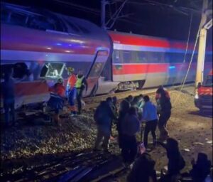 Accidente tren Adamuz | En directo: Puente dice que es «muy raro» porque ha sido en una recta y el tren era nuevo | europapress.es