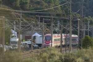 Adamuz (Córdoba) afronta la segunda noche tras la tragedia ya sin familias de víctimas y pendiente del rescate | europapress.es
