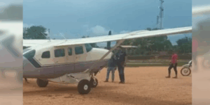 Adolescente muere al colisionar su motocicleta contra una avioneta en aeropuerto de Guárico