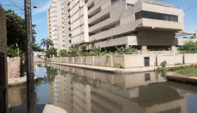 Aguas servidas dañan las playas