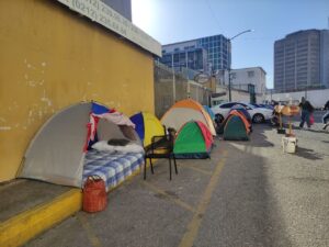 Amenazas marcan permanencia de familiares de presos políticos en Boleíta