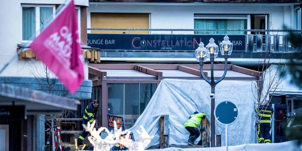 Apuntan a una vela como foco del fuego en una estación de esquí en Suiza, una tragedia sin precedentes