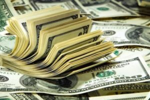 Argentina logra fondos de bancos internacionales para asegurar un pago millonario de deuda