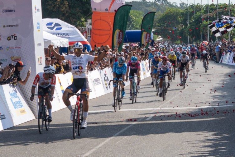 Arlex Méndez se impuso en la primera etapa de la Vuelta al Táchira