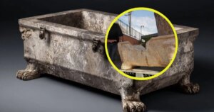 Arqueólogos hallan en Éfeso una lujosa bañera de mármol de época imperial romana