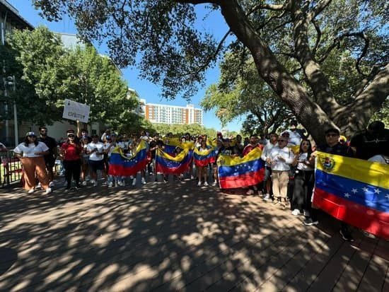 Arrestos de venezolanos por ICE en Dallas aumentaron 400% - AlbertoNews