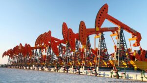 Así encara China la falta del petróleo de Irán y Venezuela