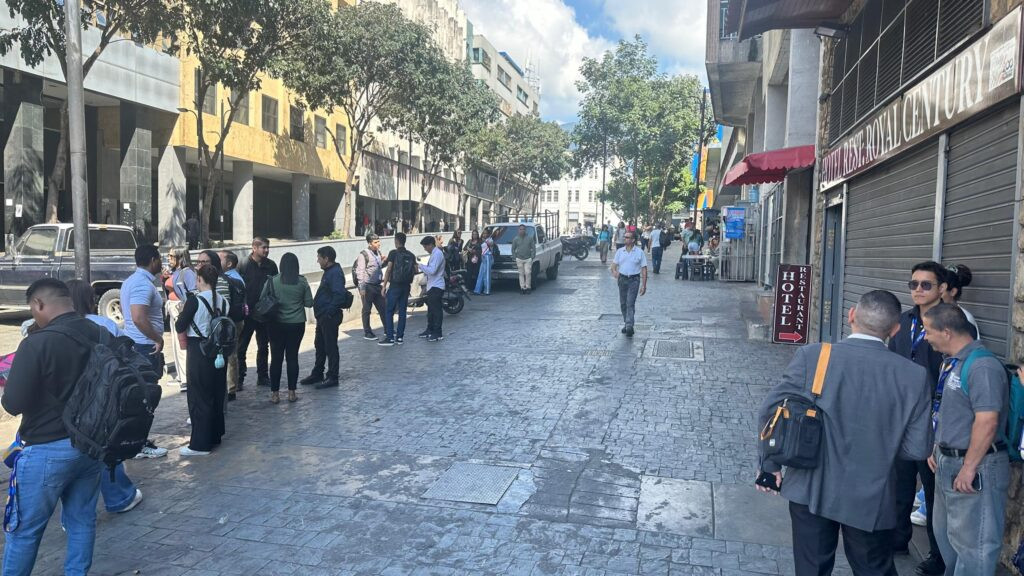 Así se encuentran los alrededores de la Asamblea Nacional este #5Ene (Fotos y Video)