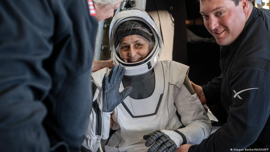 Astronauta varada en estación espacial EEI anuncia su retiro