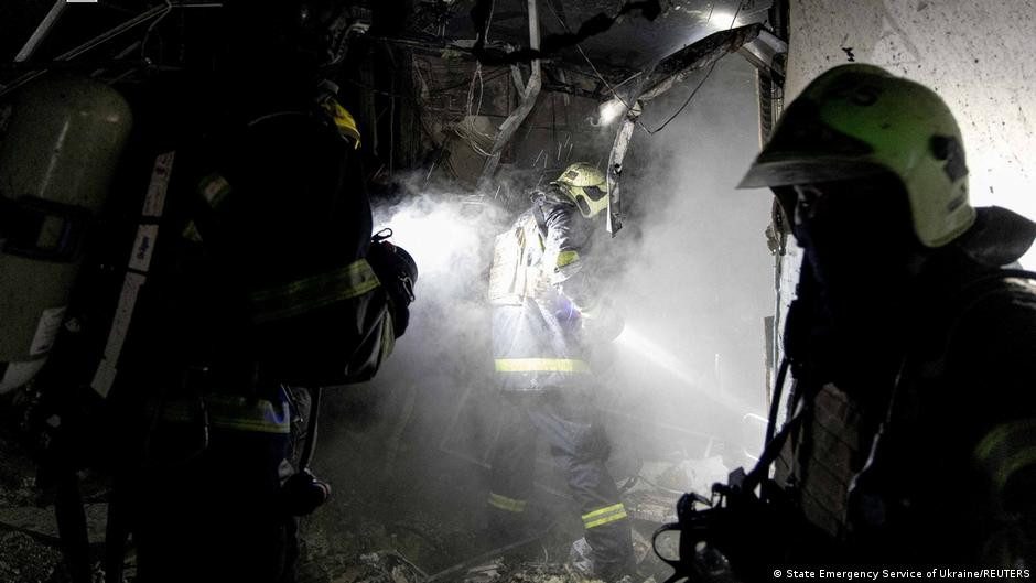 Ataque ruso deja un millón de casas sin luz en Ucrania – DW – 08/01/2026