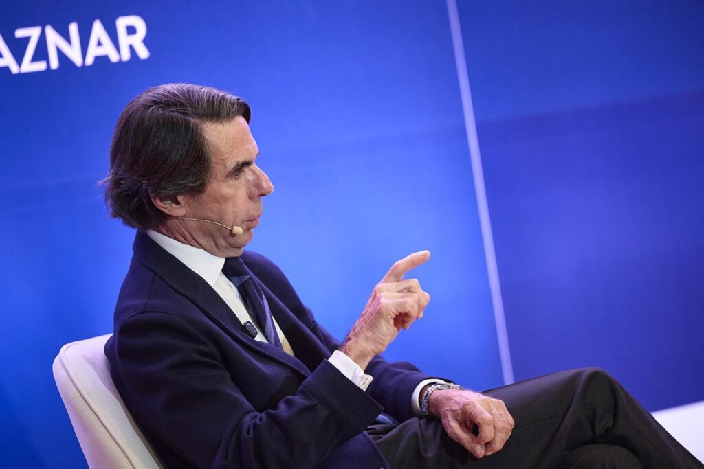 Aznar y Ana Botella aparecen en las facturas de dos paquetes enviados por Epstein en 2003 y 2004