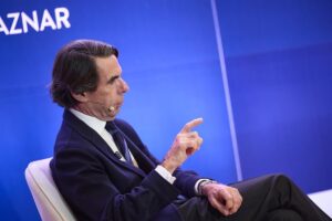 Aznar y Ana Botella aparecen en las facturas de dos paquetes enviados por Epstein en 2003 y 2004 | europapress.es