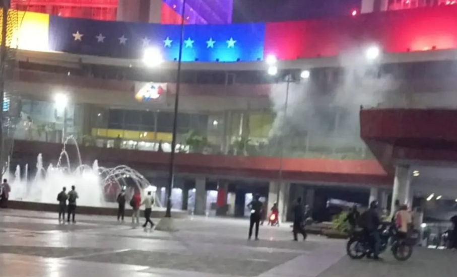 Bomberos controlan conato de incendio en el CNE
