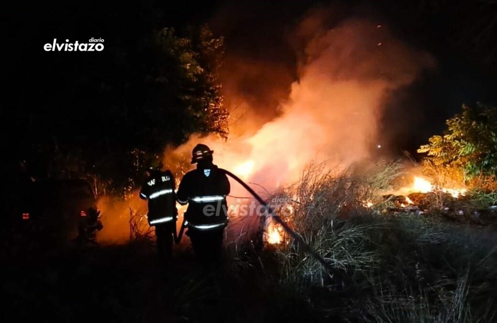 Bomberos de Anzoátegui utilizaron unos 2.000 litros de agua para controlar incendio en terreno baldío de la Av. Rotaria de El Tigre