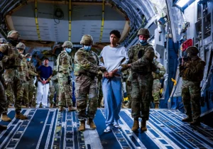 CNN | ¿Qué es el Tren de Aragua, la banda criminal vinculada a la instalación que atacó la CIA en Venezuela? – AlbertoNews