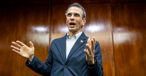 Capriles le pide a Delcy crear un Bolívar que valga 5 dólares – El Chigüire Bipolar