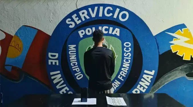 Capturan a sujeto por vender dólares falsos en San Francisco