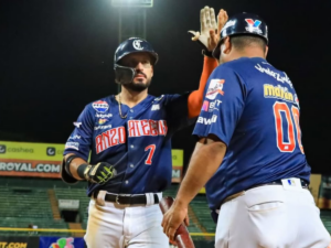 Caribes vence y se mantiene en el liderato