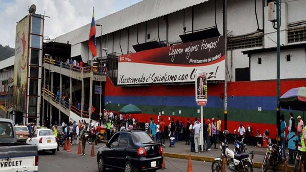 Casi 440.000 personas se han movilizado por terminal de La Bandera