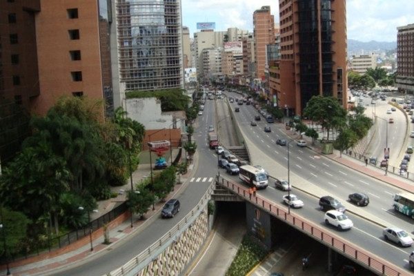 Chacao se prepara para recibir inversiones de empresas petroleras, aerolíneas, servicios y automotriz