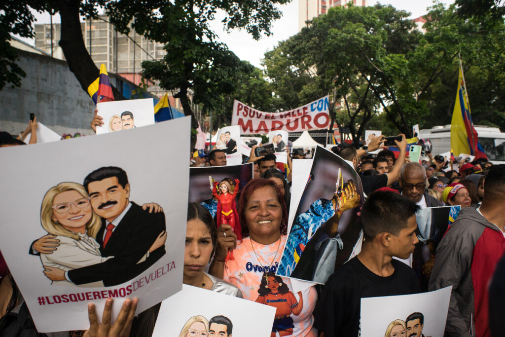 Chavistas marcharon para exigir el regreso de Maduro y Cilia Flores al país
