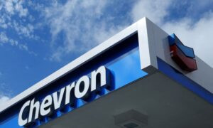 Chevron reanuda exportaciones de crudo a EEUU, según Reuters