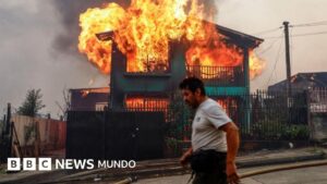 Chile declara el estado de catástrofe por unos incendios que han dejado al menos 16 muertos