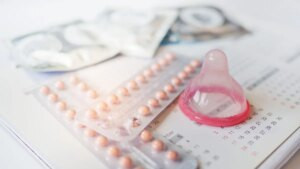 China empieza a cobrar impuestos a los preservativos y anticonceptivos para estimular la natalidad