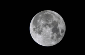 China planea hacer historia con la primera bandera «al viento» en la Luna