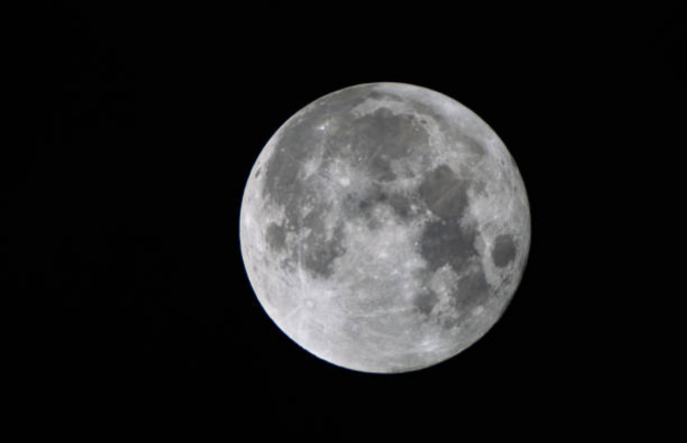China planea hacer historia con la primera bandera «al viento» en la Luna