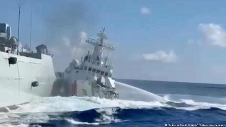 China rescata 13 naúfragos en aguas disputadas con Filipinas