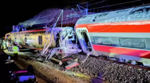 Choque de trenes deja siete muertos y muchos heridos en España