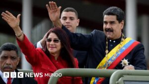 Cilia Flores: quién es la «primera combatiente» del chavismo a la que EE.UU. capturó y enjuiciará junto a Nicolás Maduro