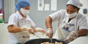 Cnae garantiza alimentación de niños que regresan a las aulas