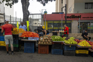 Comercios de Caracas esperan que políticas económicas generen un «pronto efecto»