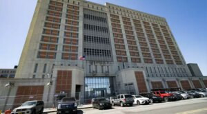 Cómo es Metropolitan Detention Center, prisión donde tienen a Maduro